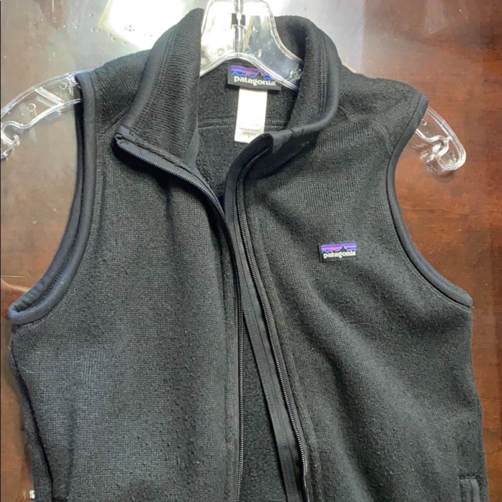 Women’s Size Small Patagonia Vest- Black!